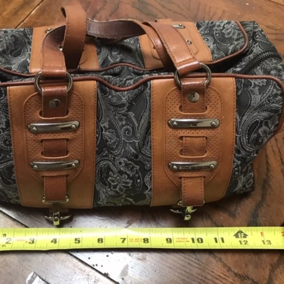 Authentic Balenciaga Handbag - Picture 5 of 8